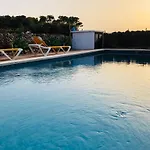 Casa Con Piscina Compartida En Addaia