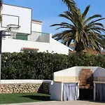 Apartamento con piscina privada en Cala en Brut