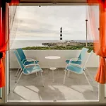Vista Faro-Apartamento Con Balcon Que Mira Al Mar