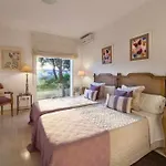 VILLA LANTANA Lujo y estilo con vistas únicas al puerto de Mahón