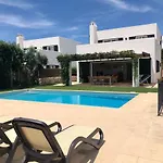 Roures 13 Villa de lujo con piscina privada