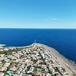 Menorcan Villa, Seaviews, Private Pool & Lush Yard