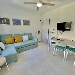 Apartamento bajo con jardín y piscina - FORCAT.
