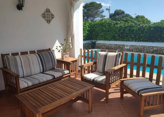 Apartamento con piscina privada en Cala en Brut