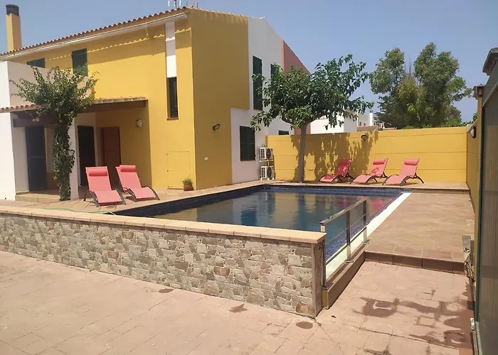 Casa Familiar Con Piscina, Cerca De La Playa