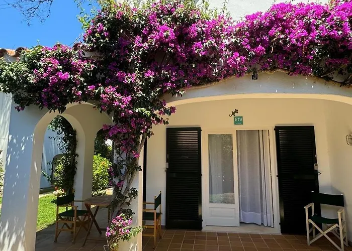 Apartment With Garden And Swimming And Beach