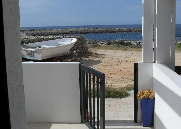 Charming Fisherman\'S House In Front Of The Sea
