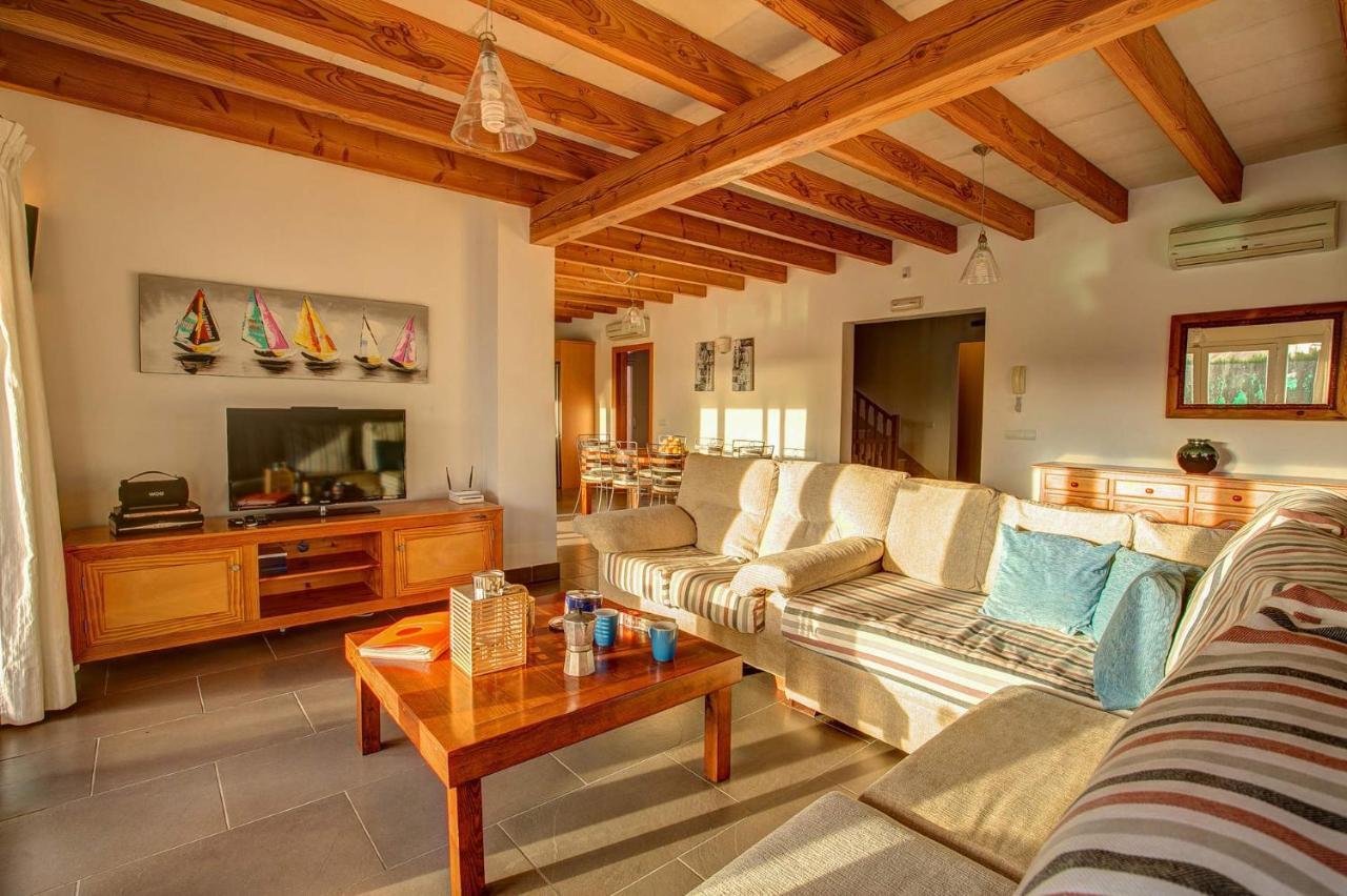 Serena 4 Bedroom Villa, Cala'n Forcat *
