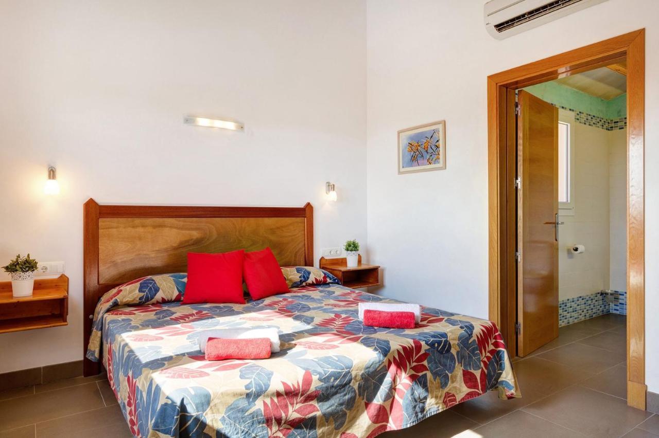 Serena 4 Bedroom Villa, Cala'n Forcat Villa *