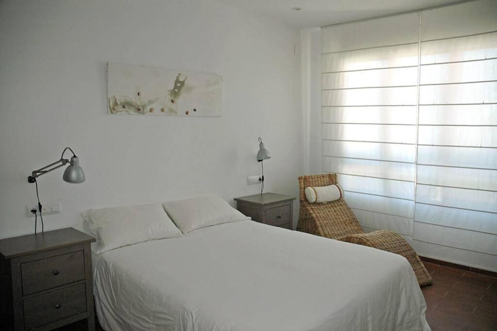 Сasa de vacaciones With Pool, 200m From *