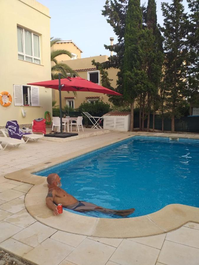 With Pool, 200m From *