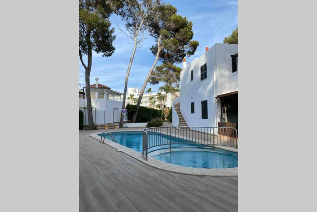 With Garden And Swimming And