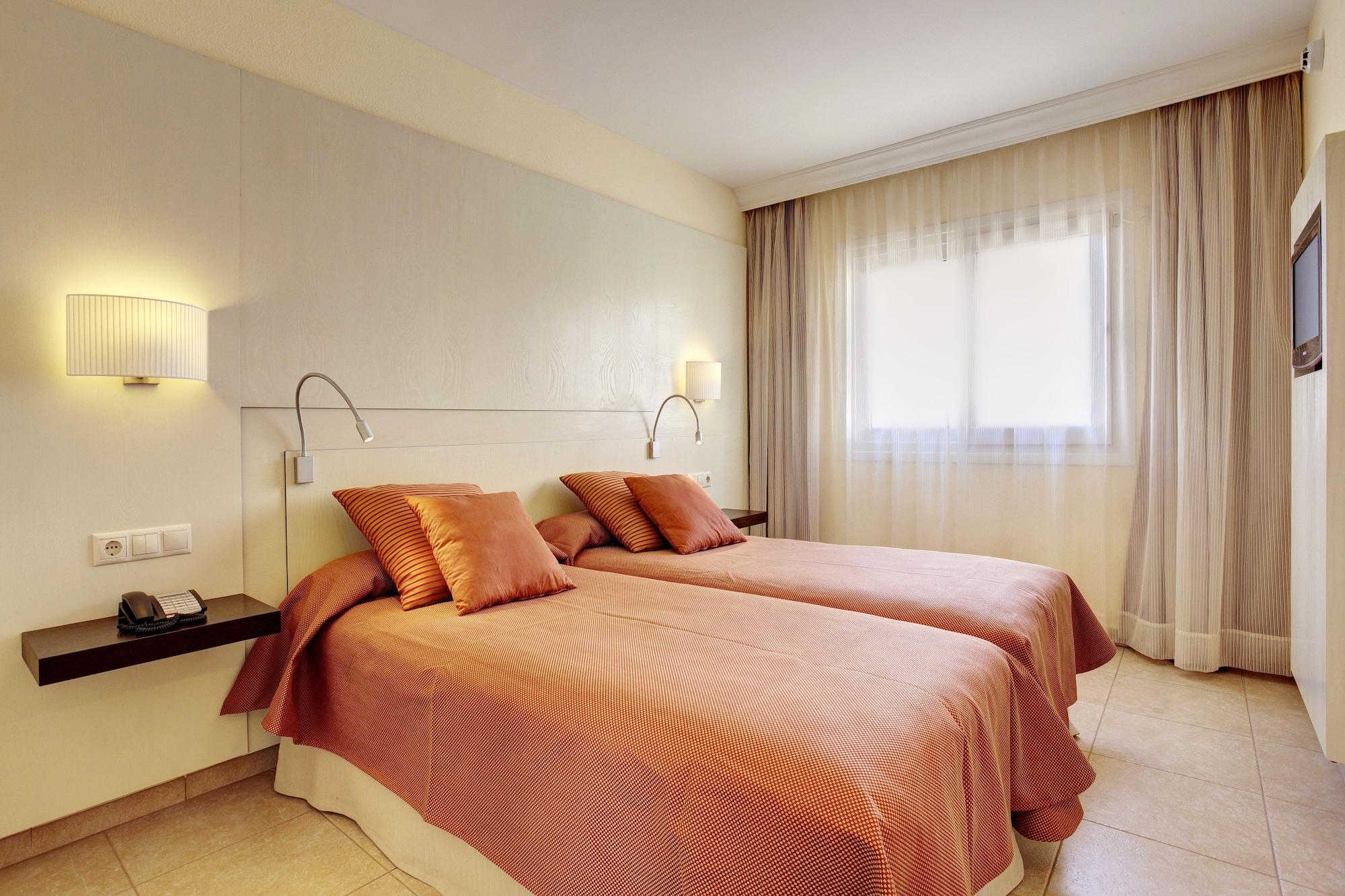 Grupotel Tamariscos Hotel 3*