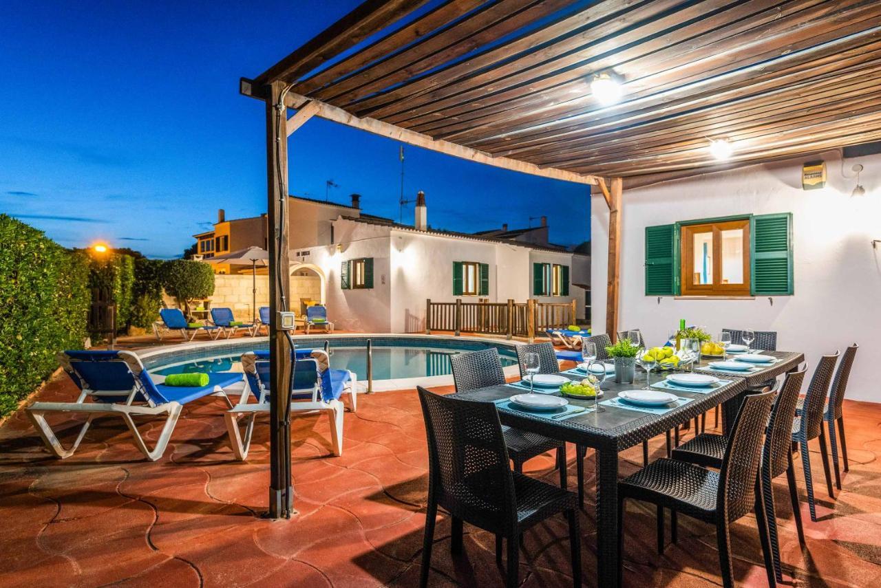 Petunias Villa Cala'N Blanes (Menorca)