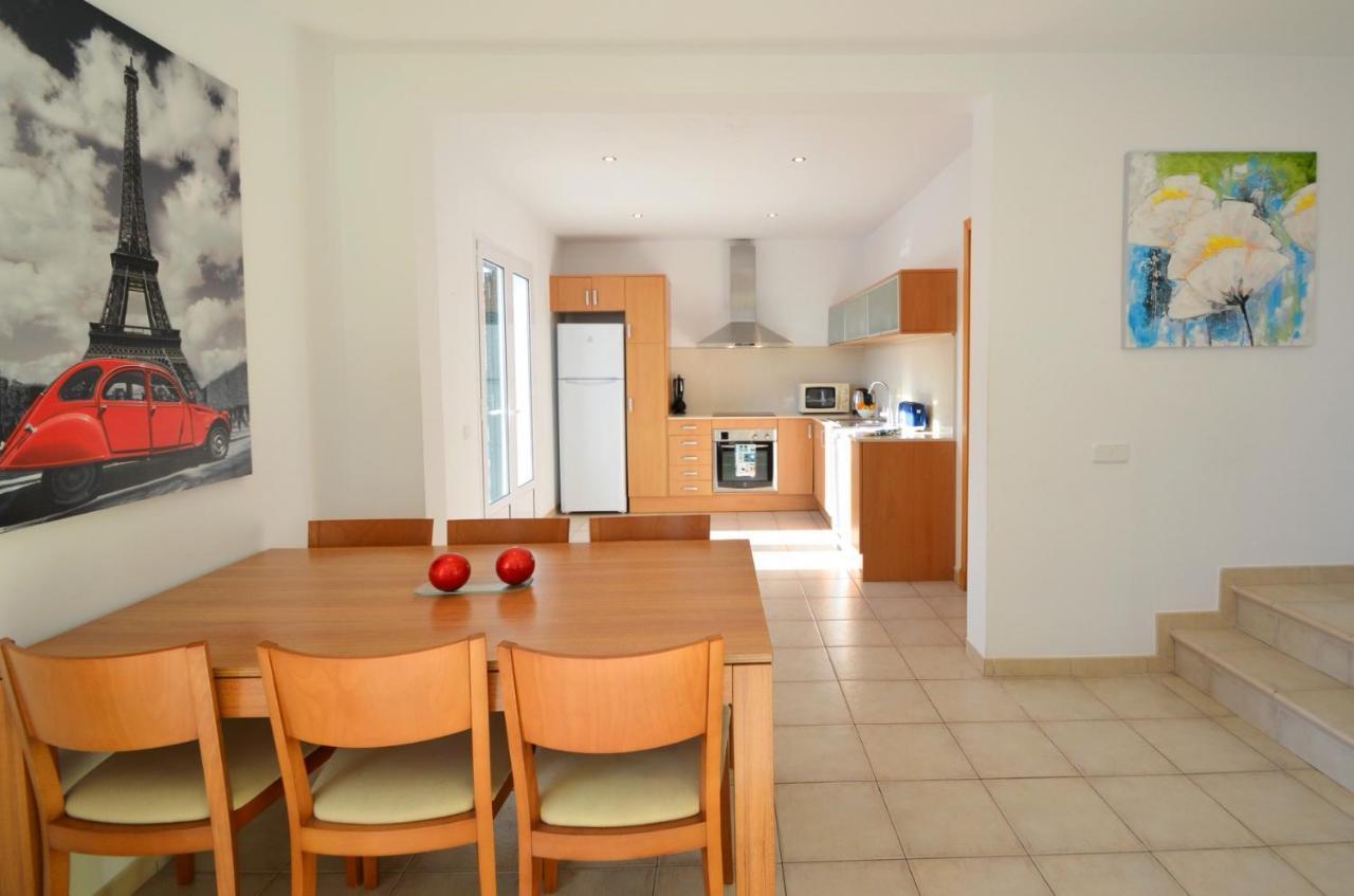Azucena Villa Cala Galdana (Menorca)