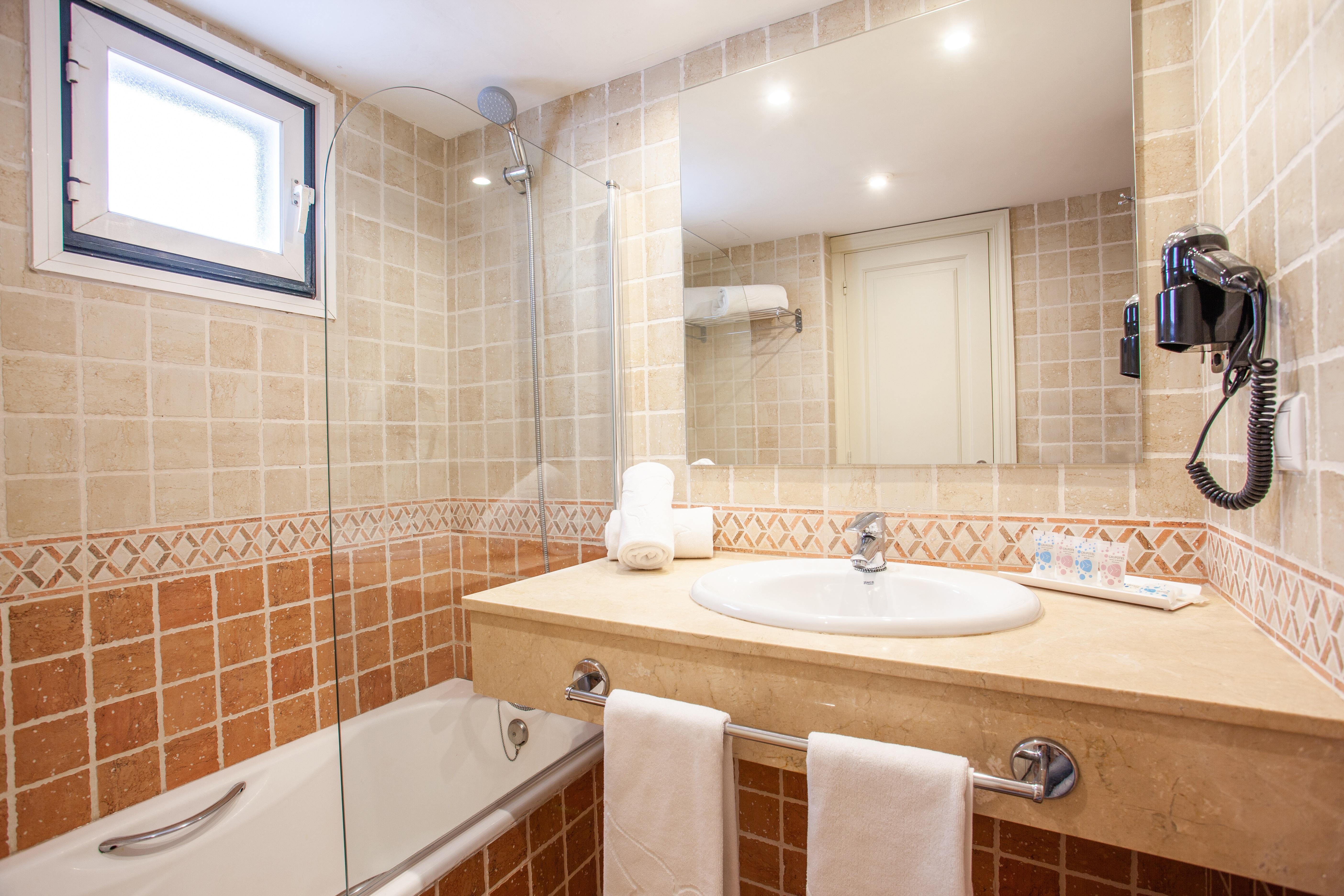 Grupotel Club Menorca 3* Son Xoriguer