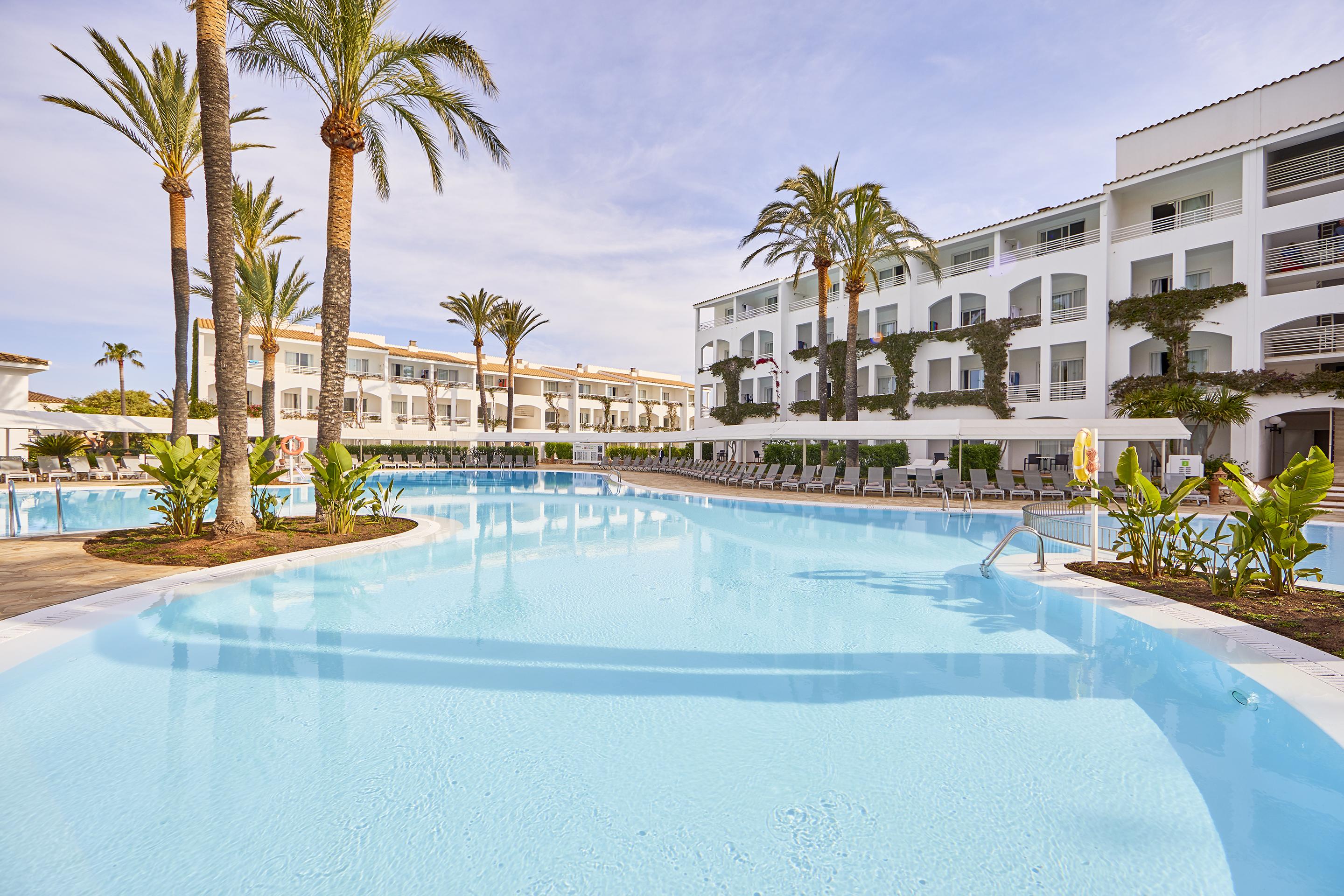 Prinsotel La Caleta Aparthotel 4*