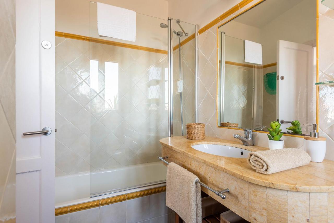 Roxana 3 Bedroom Villa, Es Castell Villa