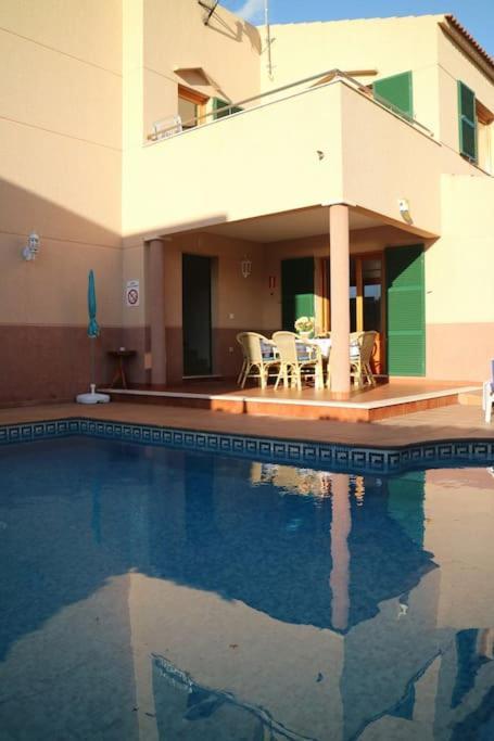 Spectacular With Swimmingpool In Cala Blanca *