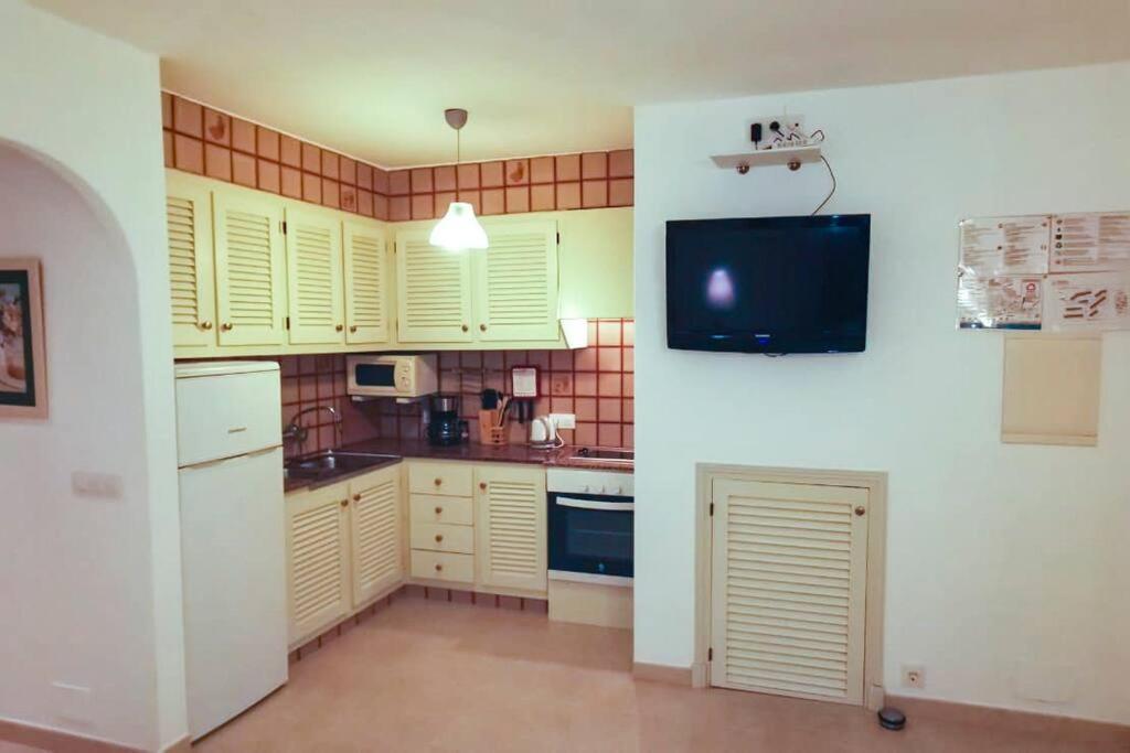 Apartamento Bord De & Piscine A Son Bou - / 4 Pers
