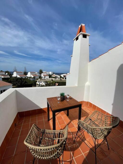 Menorcan Villa, Seaviews, Private Pool & Lush Yard Villa