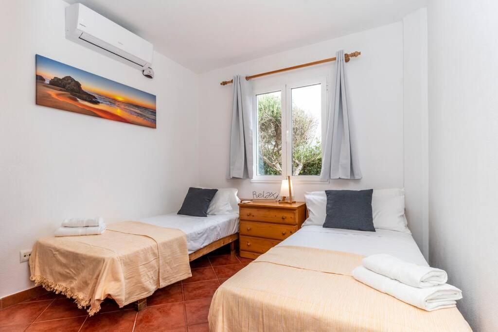 Villa Menorcan Villa, Seaviews, Private Pool & Lush Yard