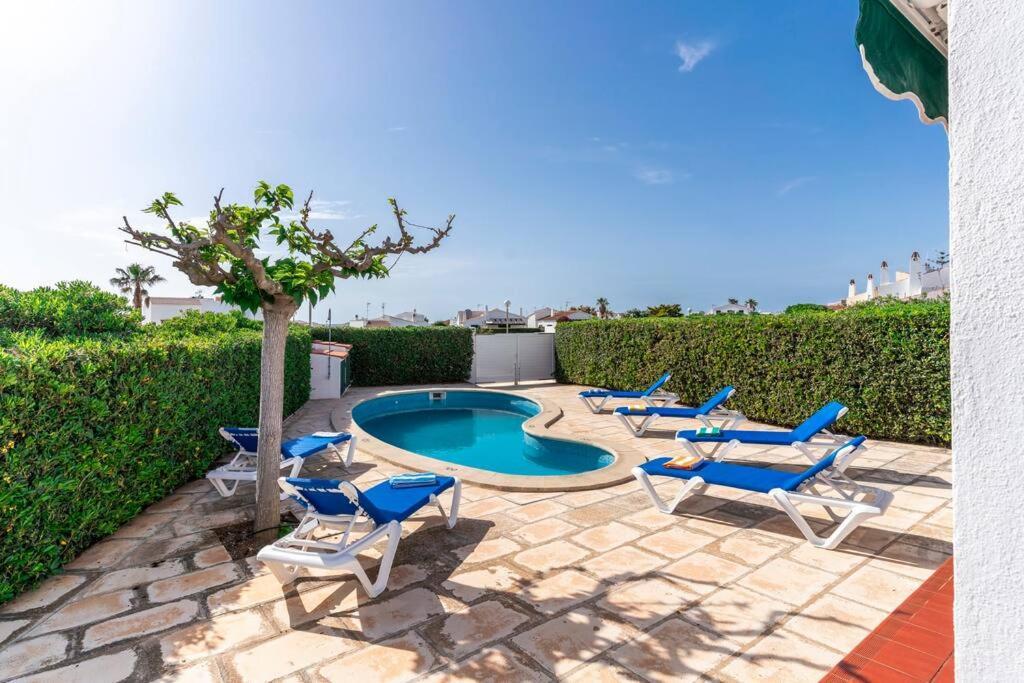 Menorcan Villa, Seaviews, Private Pool & Lush Yard