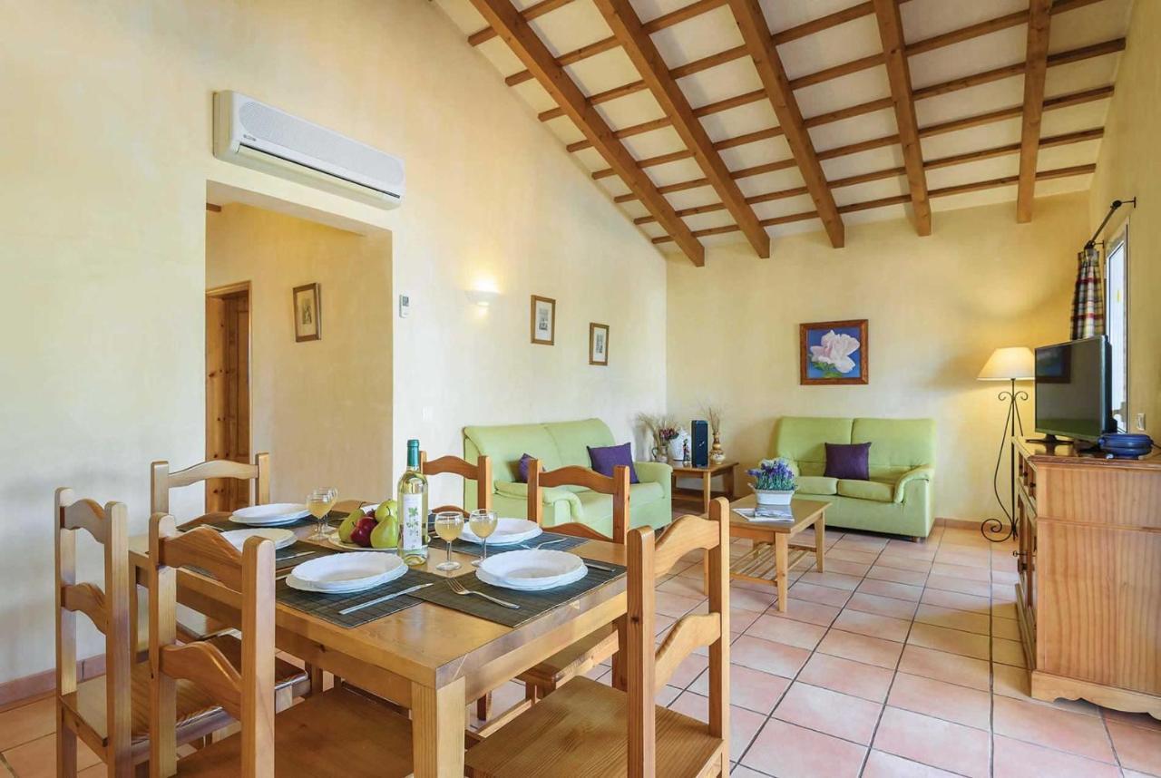 Villa Sullastres *