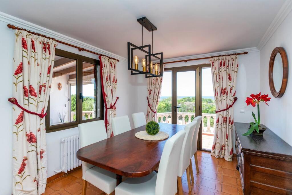 Casa Honiol, Private And Spacious With Sea Views Cala En Porter (Menorca)