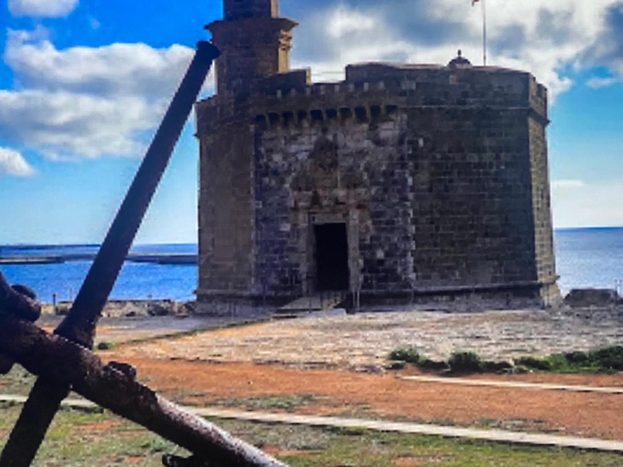 Casa Farola Cala'N Blanes (Menorca)