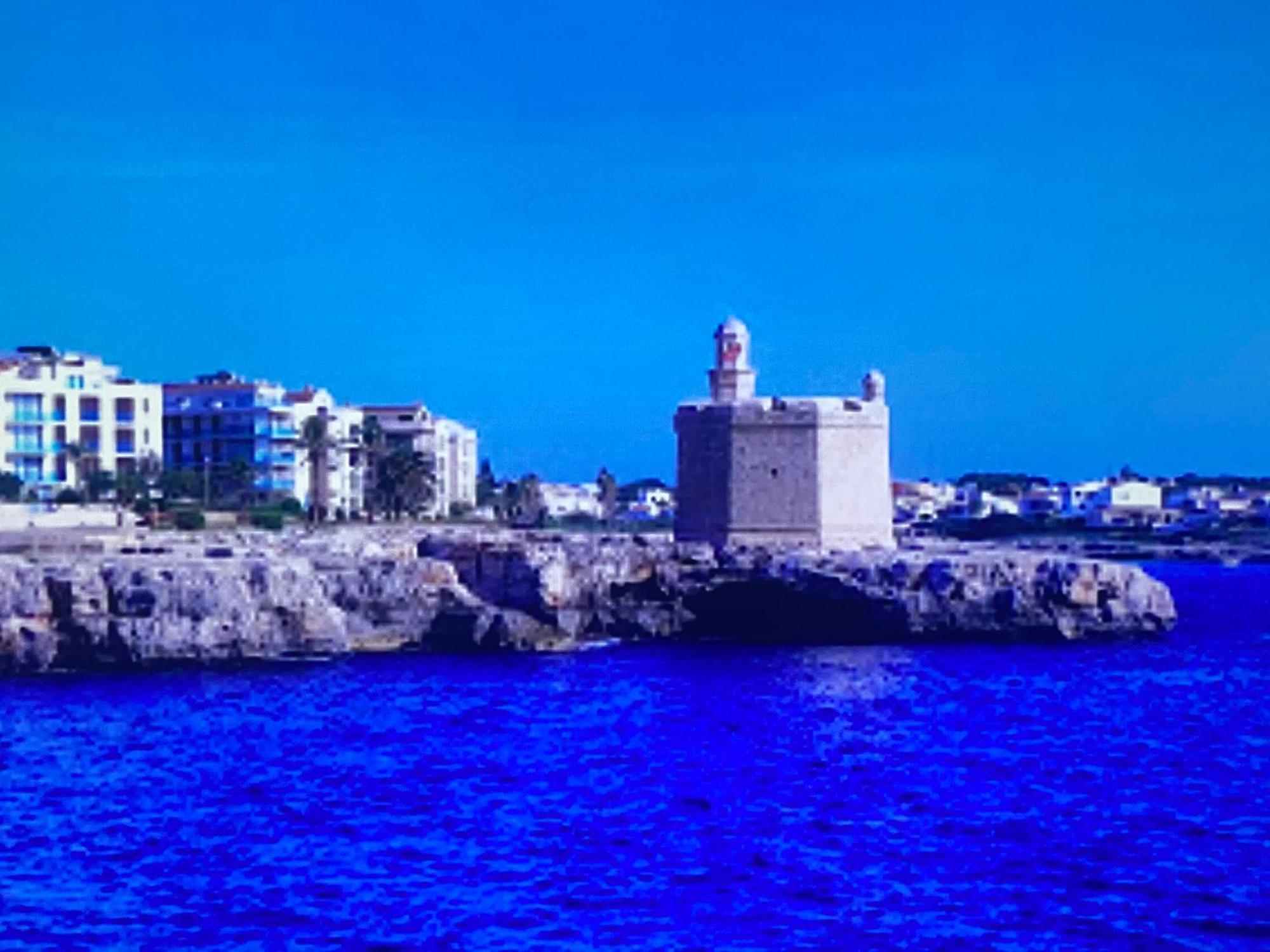 Casa Farola * Cala'N Blanes (Menorca)