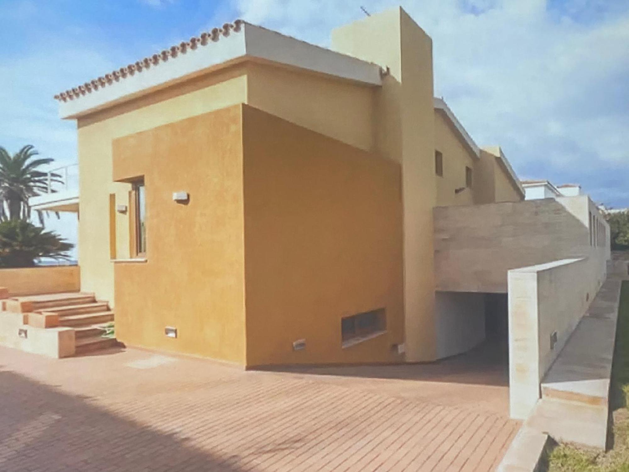 Casa Farola * Cala'N Blanes (Menorca)