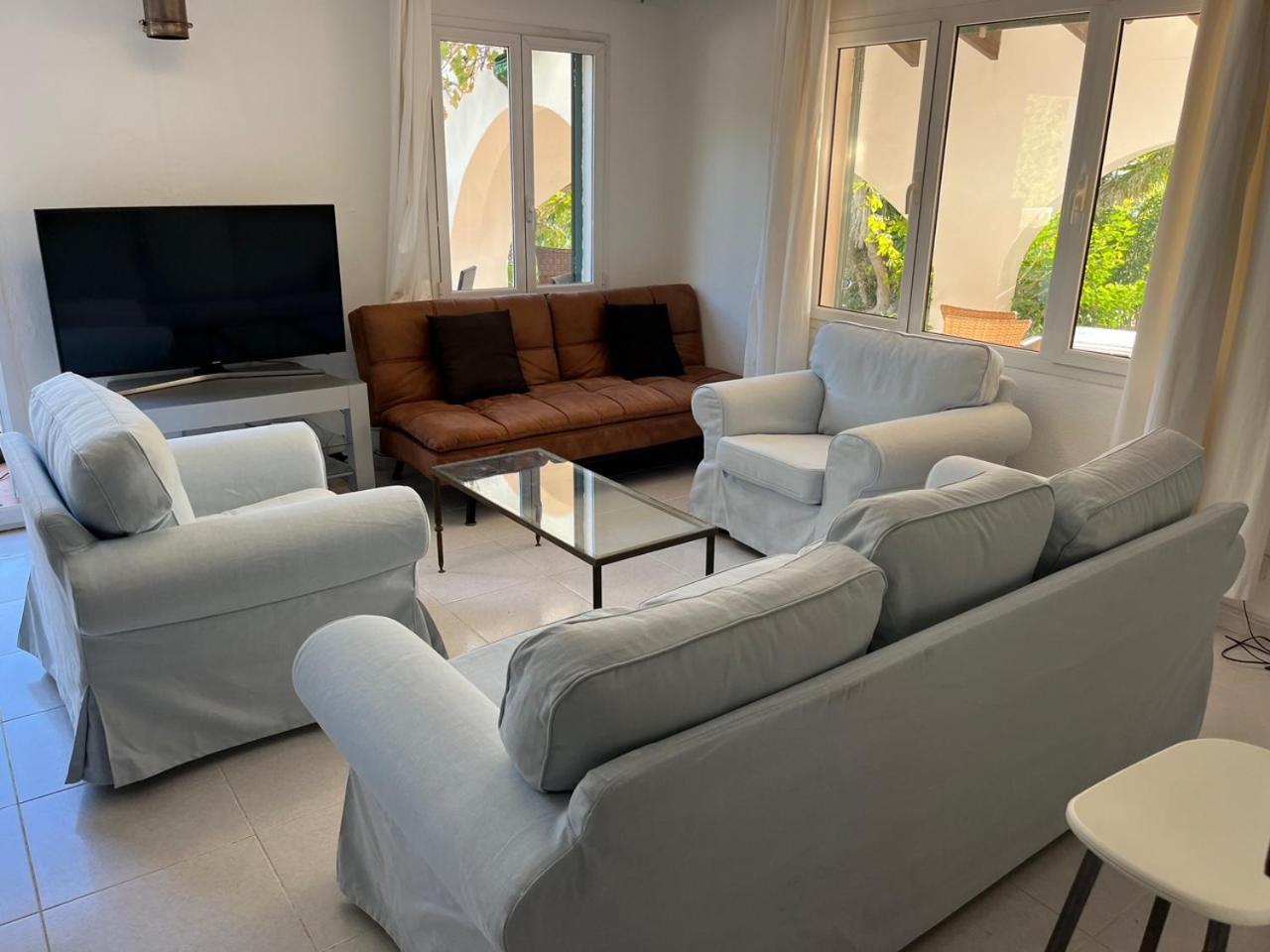 Cecylia Villa *