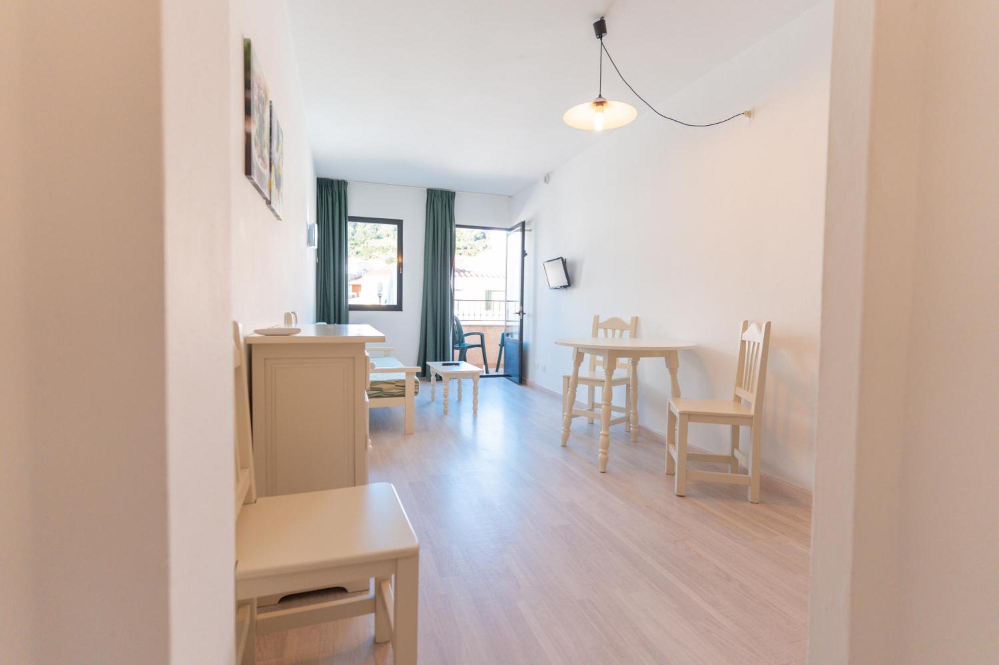 Loar Aparthotel Ferreries