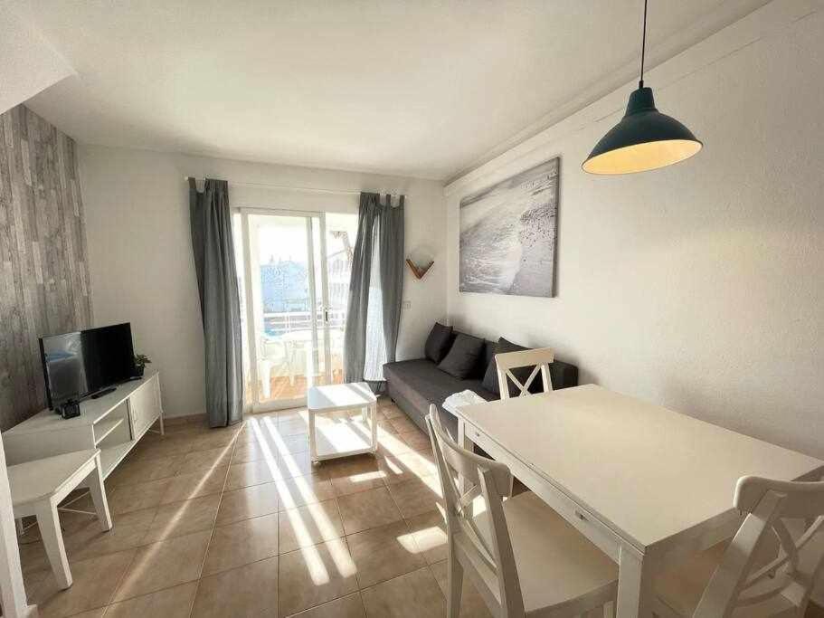 Pregonda Con Piscina Y Junto A Playa Cala'N Blanes (Menorca)