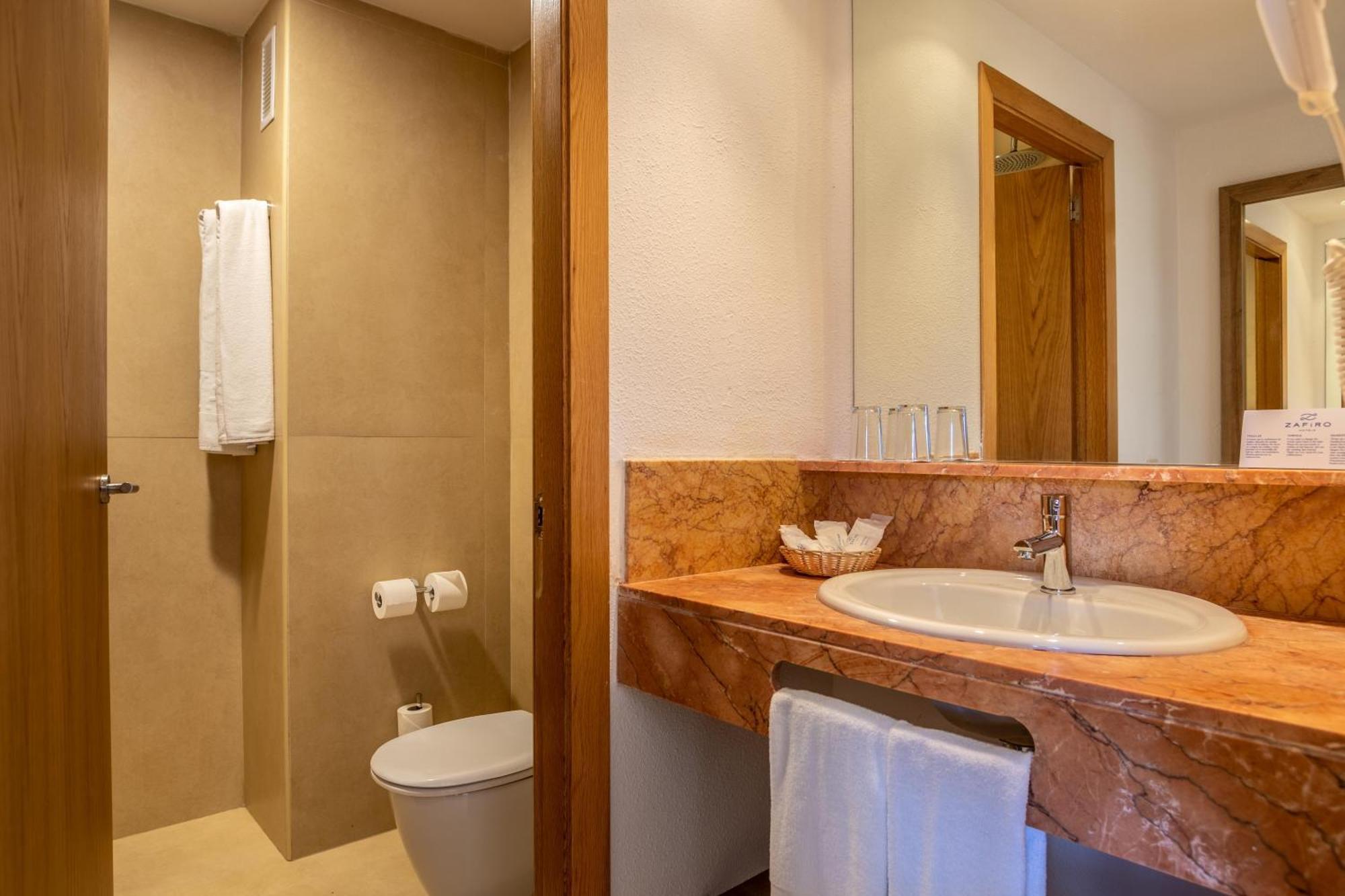 Zafiro Menorca Apartahotel