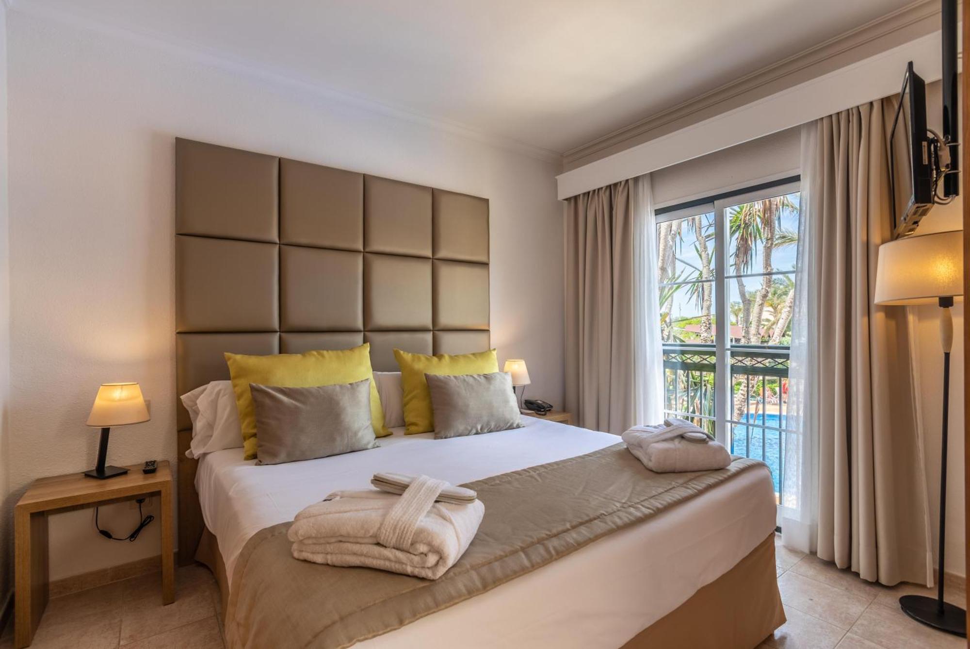 Apartahotel Zafiro Menorca 4*