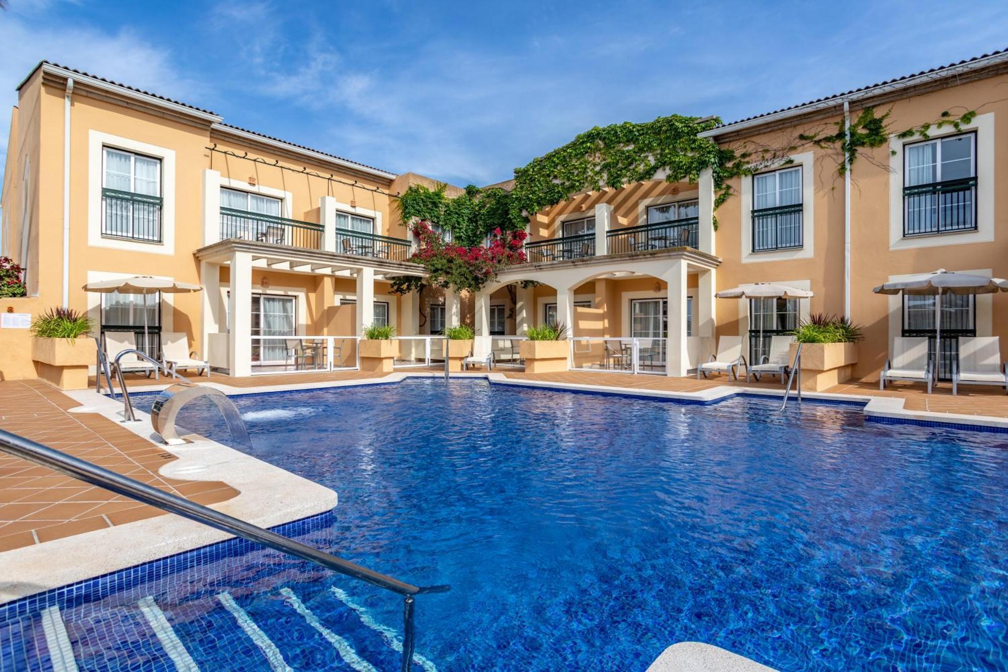 Zafiro Menorca Apartahotel