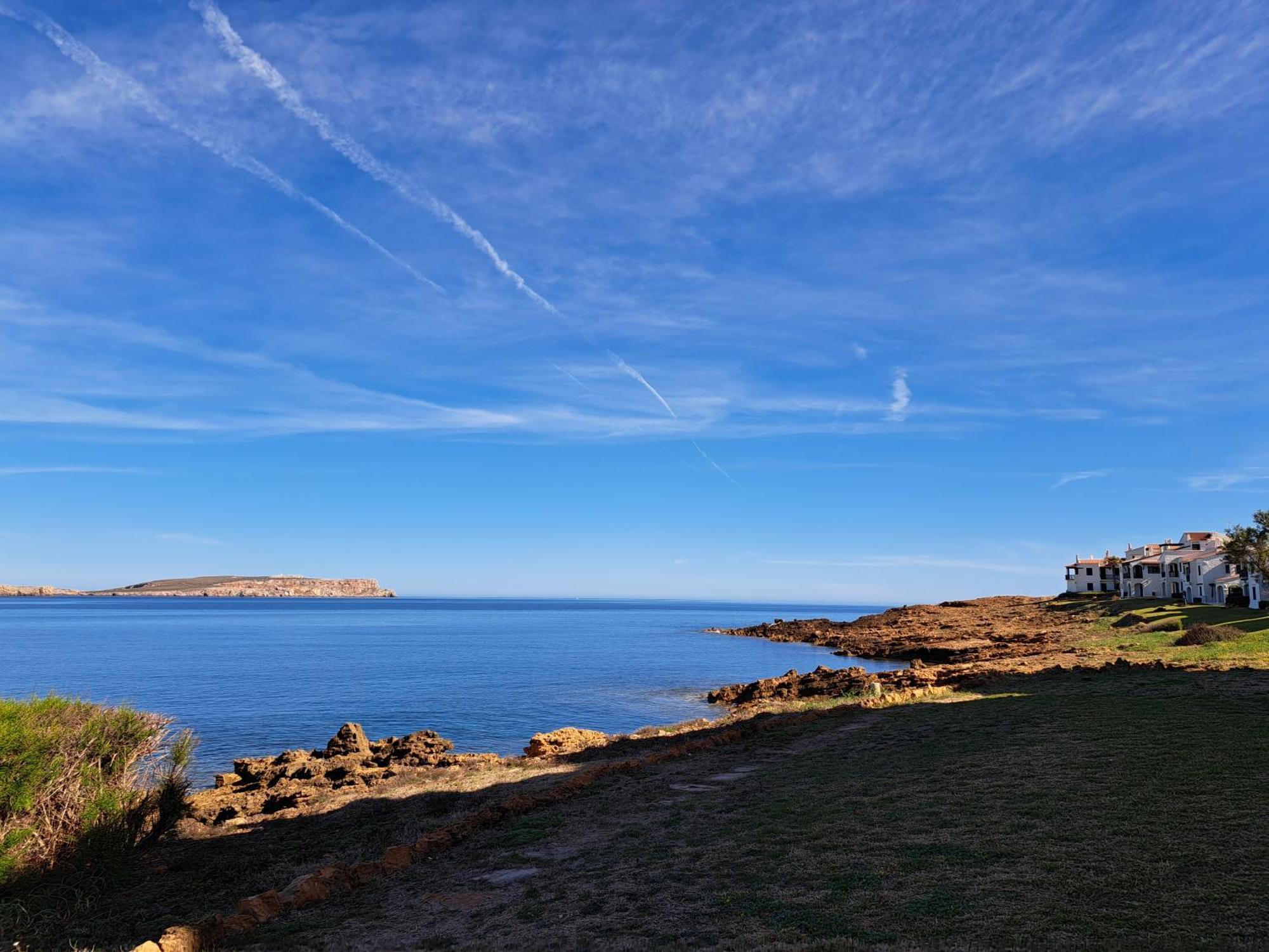 Casa Con Jardin ,vistas Al Mar Y Atardecer En Playas De Fornells