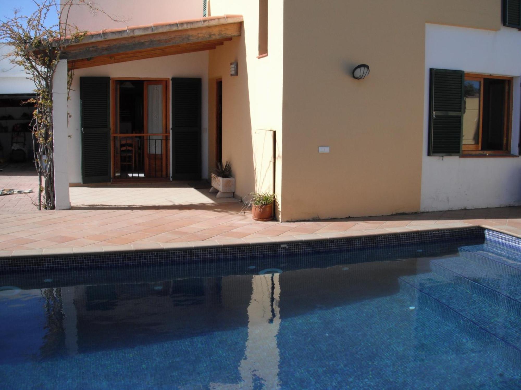 Casa Familiar Con Piscina, Cerca De La Playa *