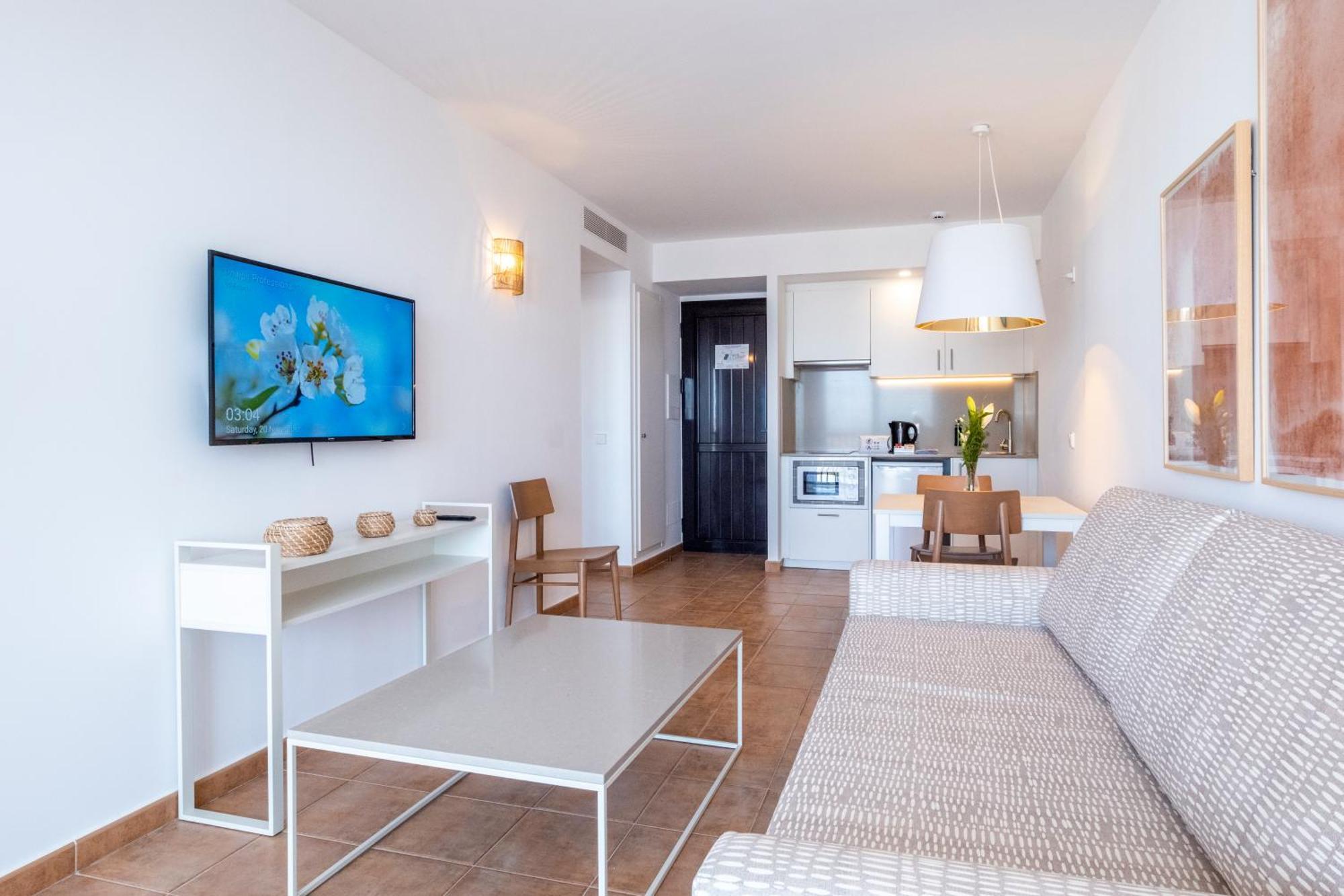 Calallonga Menorca Hotel