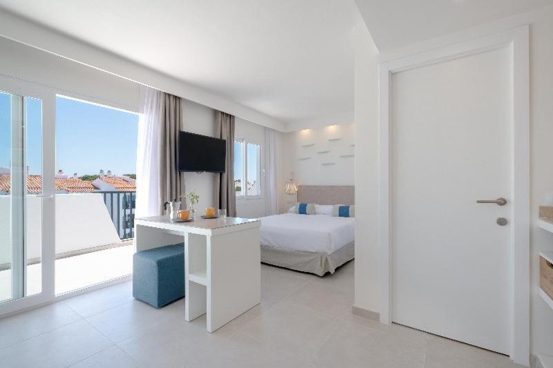 Aparthotel Fergus Style Carema Cala'N Bosch (Menorca)
