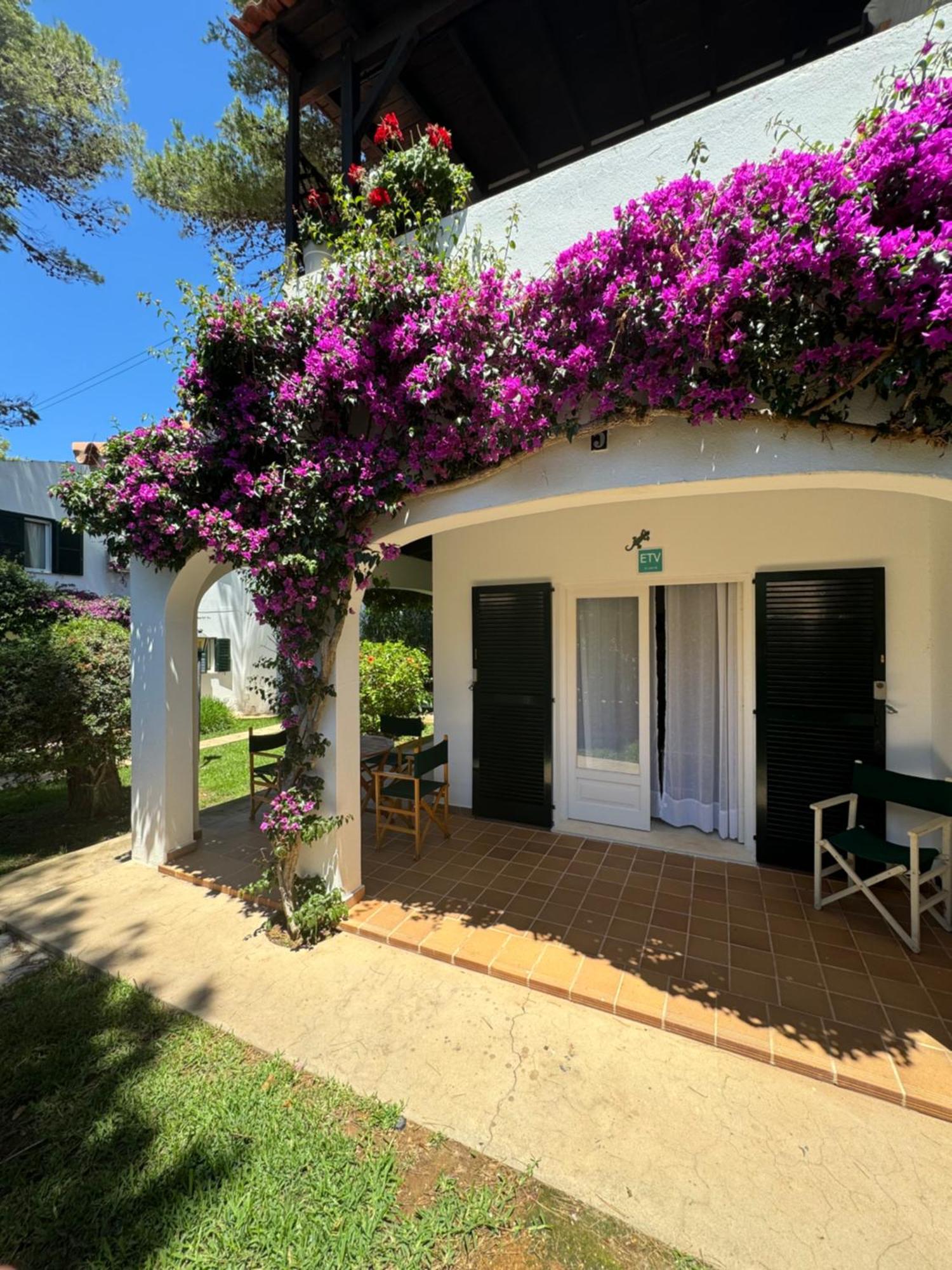 With Garden And Swimming And Apartamento Cala Blanca (Menorca)