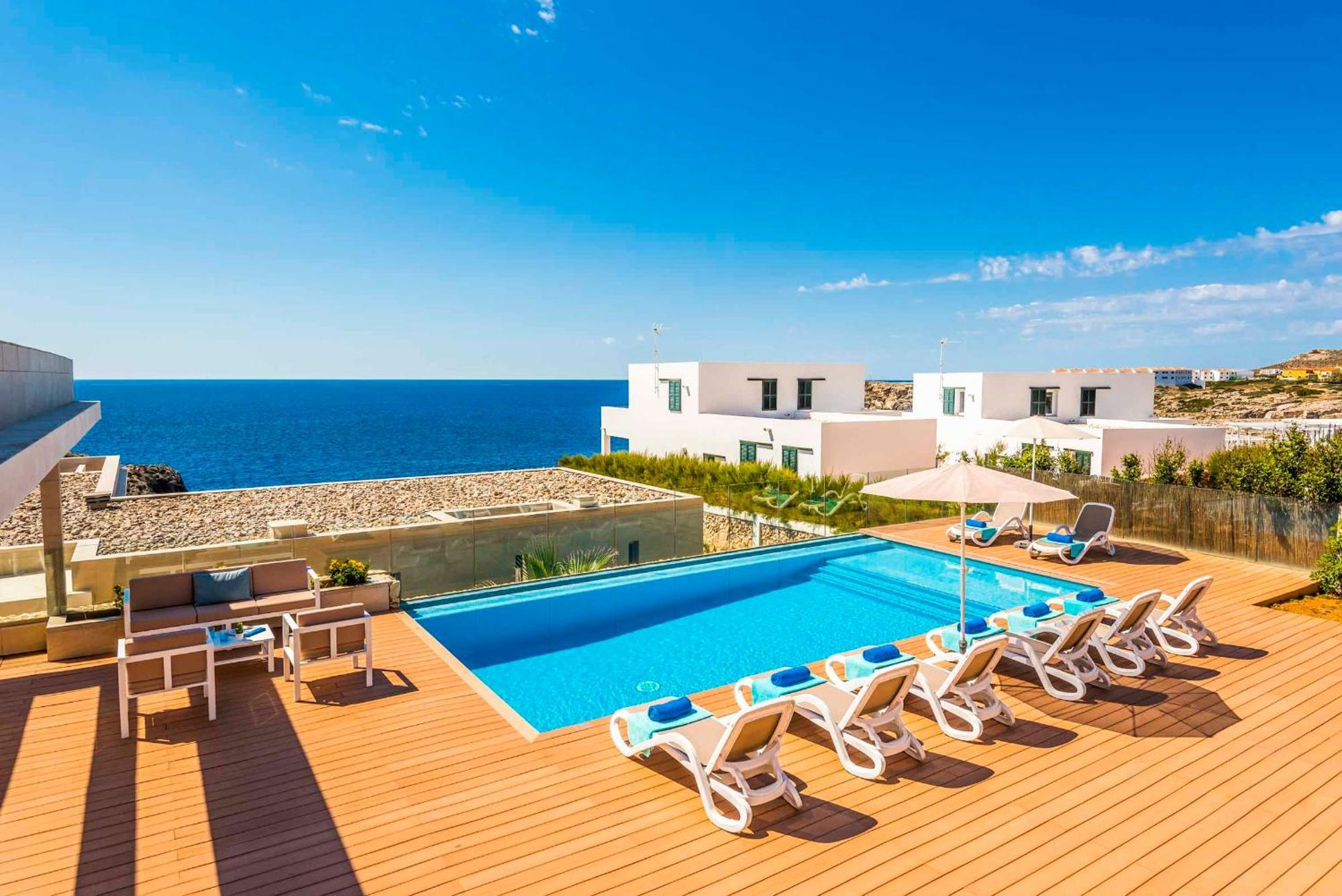 Esmeralda Sol Villa