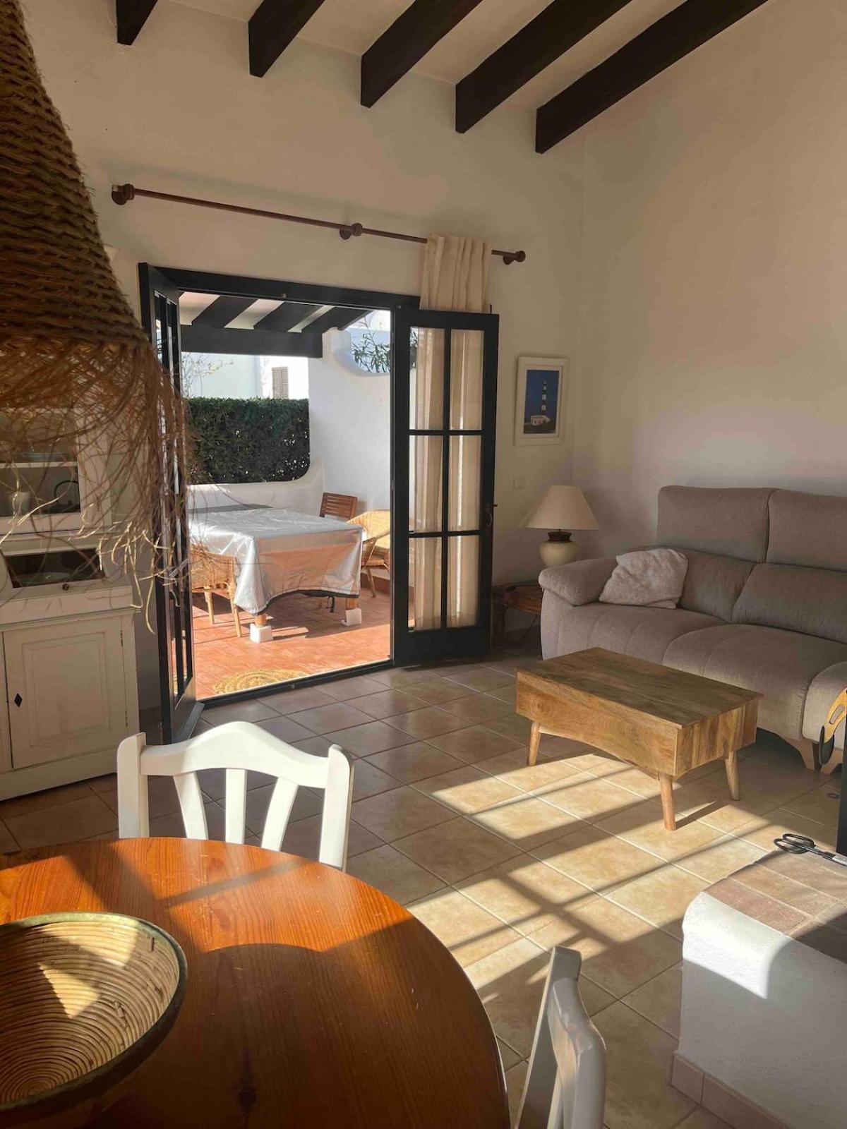 Casa Menorquina Con Wifi A 2 Minutos De La Playa Exclusiva Familias Сasa de vacaciones *