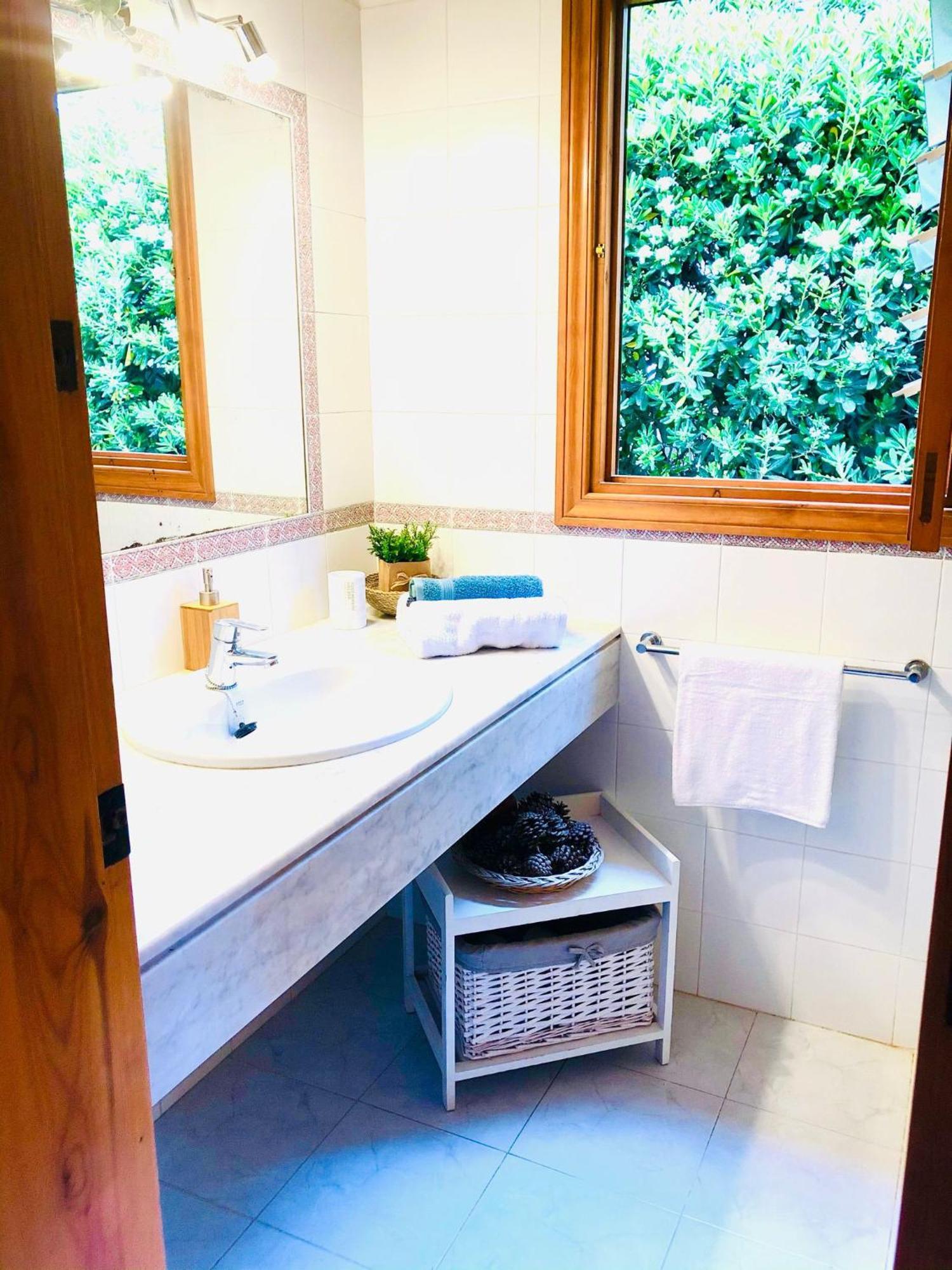 Leon 3 Bedroom Villa, Cap Dartrutx