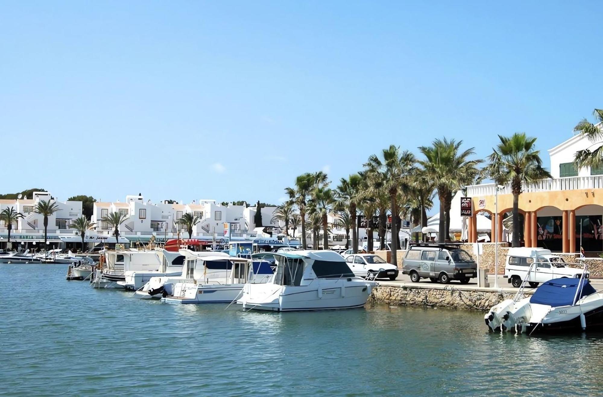 Viola Bosch Menorca * Cala'N Bosch (Menorca)