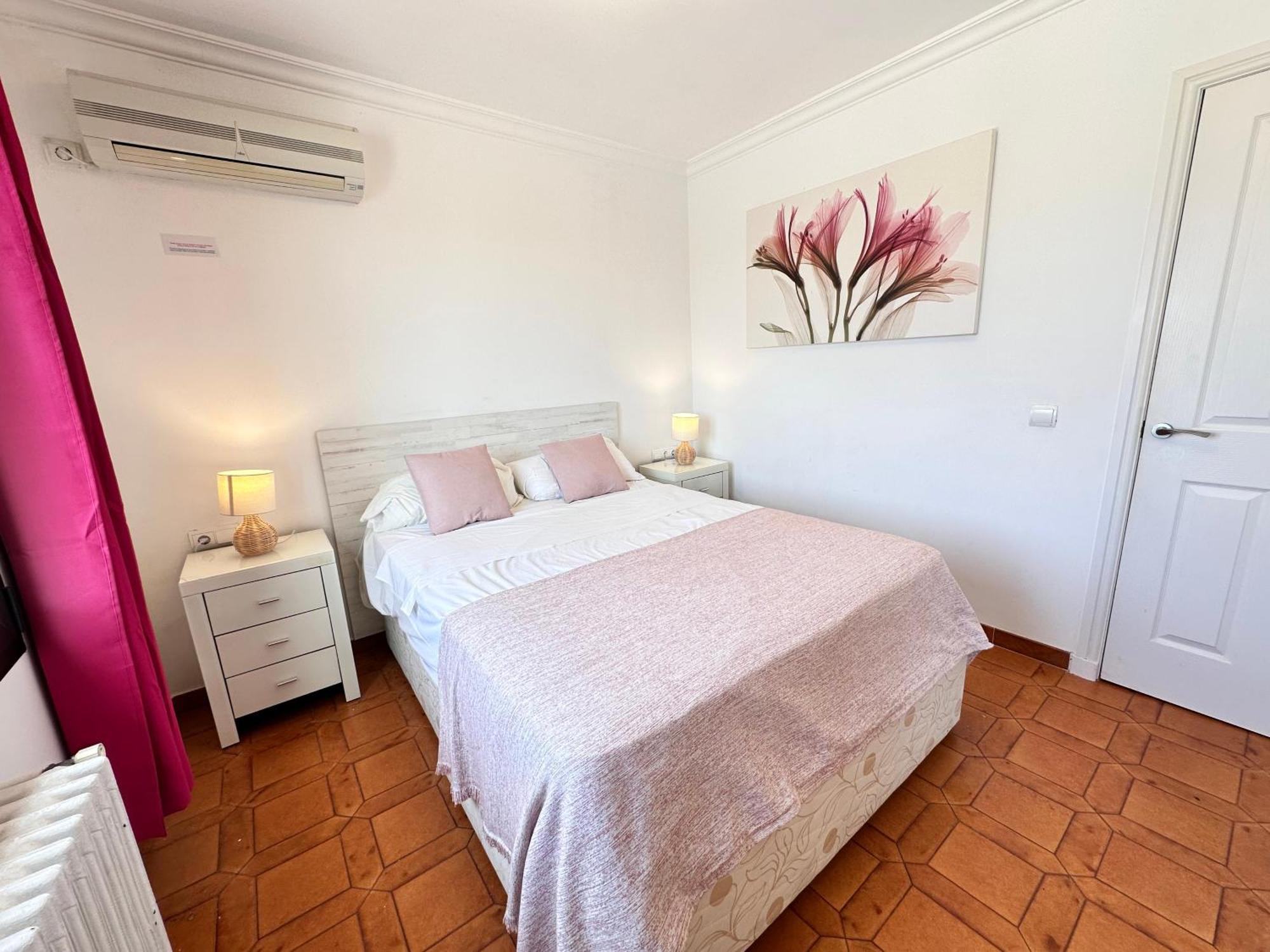 Villa Casa Honiol, Private And Spacious With Sea Views
