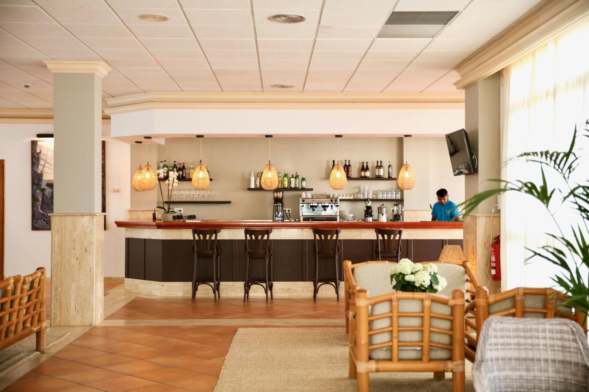 Aparthotel Nuramar Cala'N Bosch (Menorca)