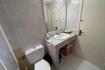 Apartamento Bajo Con Jardín Y Piscina - Forcat. *